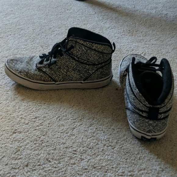 Shoes - Picture 2 of 3